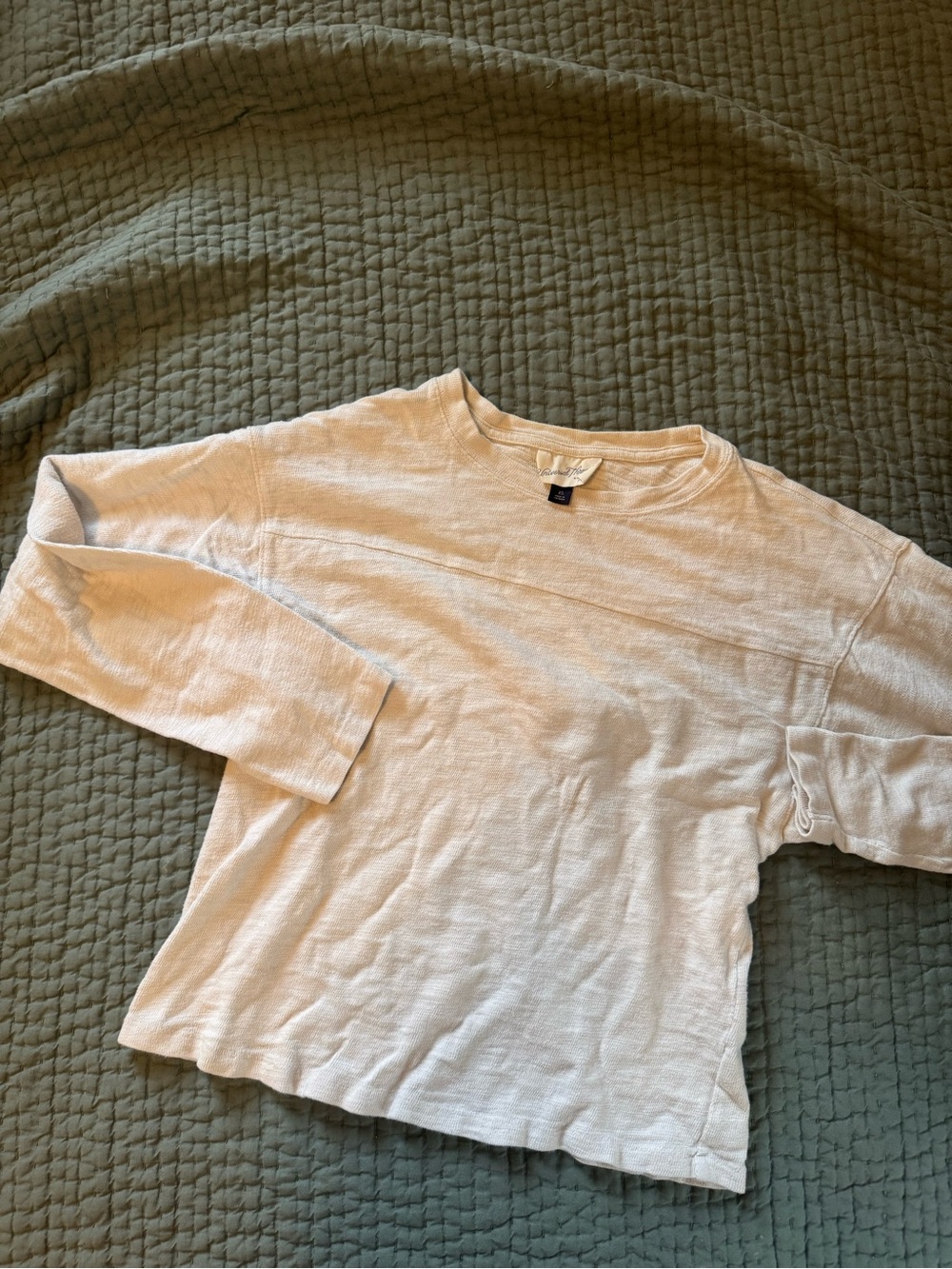 Universal Thread Cream Crewneck Long Sleeve Top